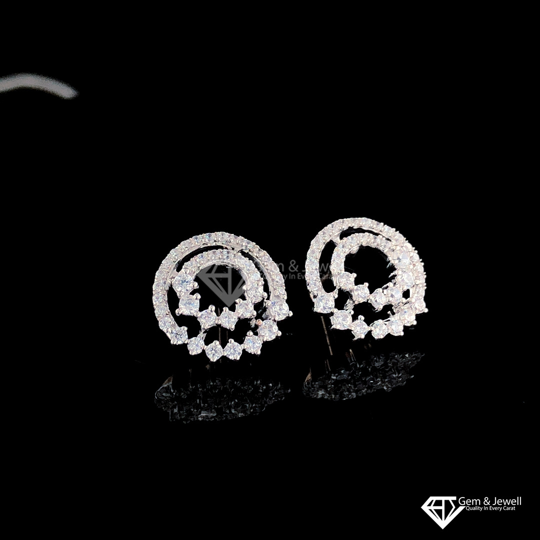 Newly Design Earring with Natural Diamonds